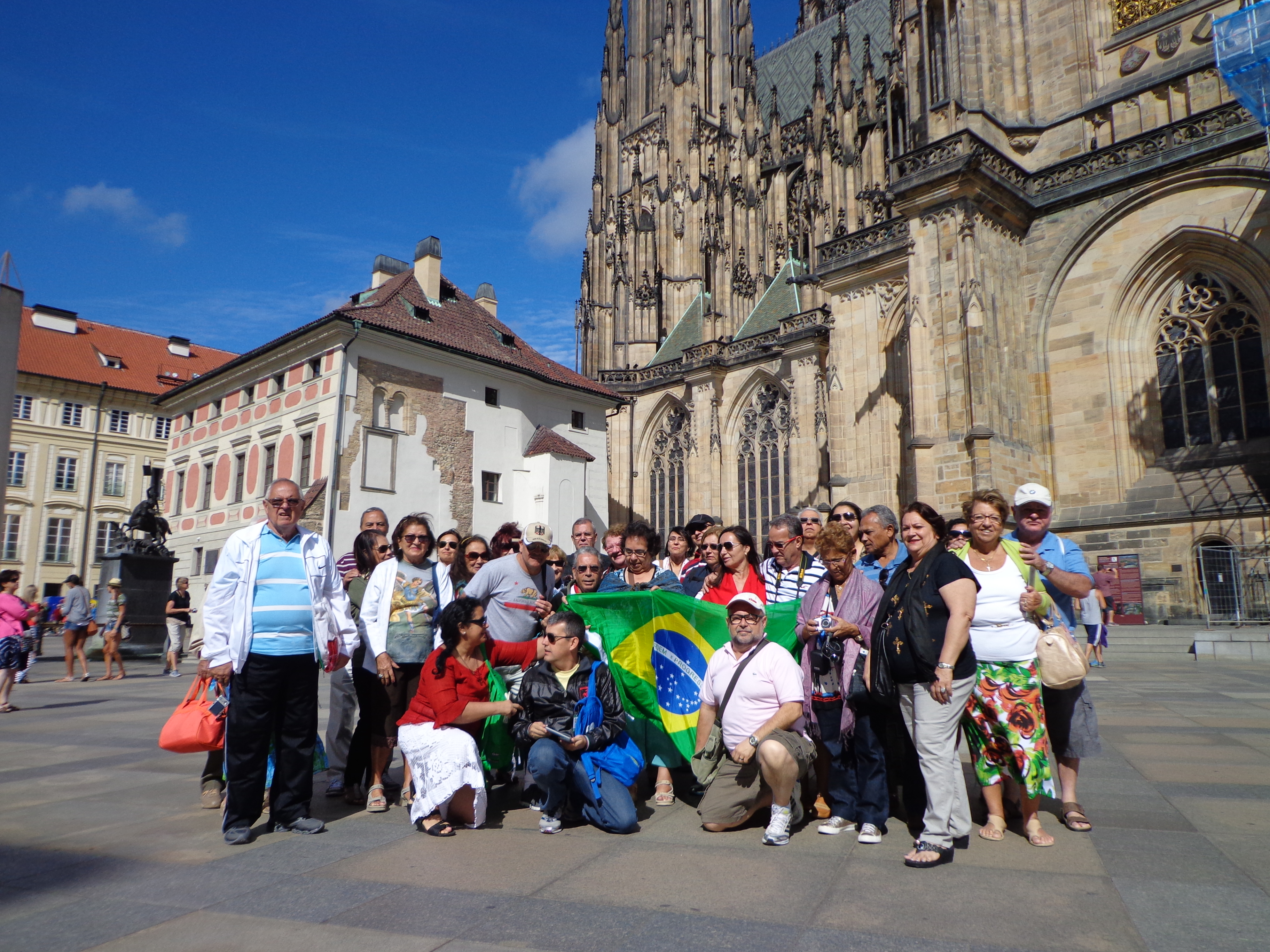 O grupo em Praga, na República Tcheca.